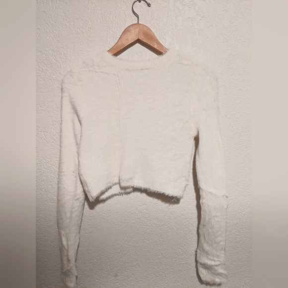 Stradivarius Women's Suzzy White Cropped Sweater NWOT - Picture 2 of 2